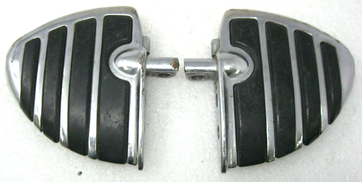 Aftermarket Unbranded Chrome & Rubber Male Mount Wing Style Foot Pegs
