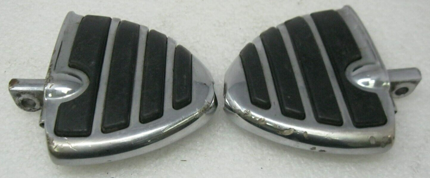 Aftermarket Unbranded Chrome & Rubber Male Mount Wing Style Foot Pegs