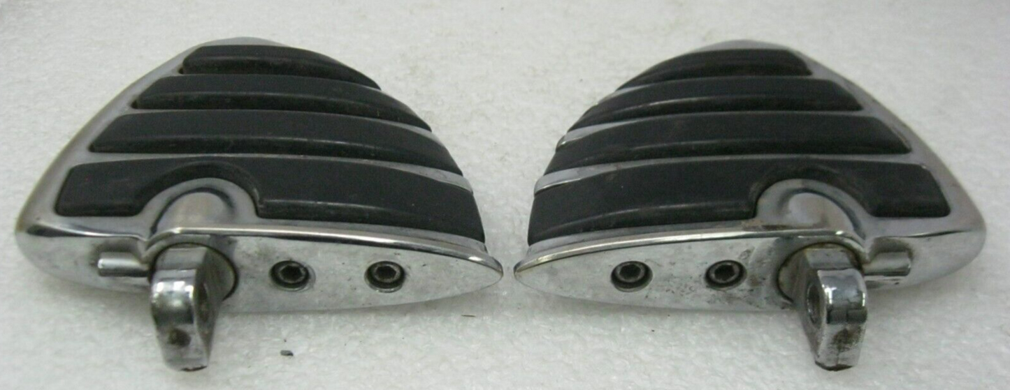 Aftermarket Unbranded Chrome & Rubber Male Mount Wing Style Foot Pegs