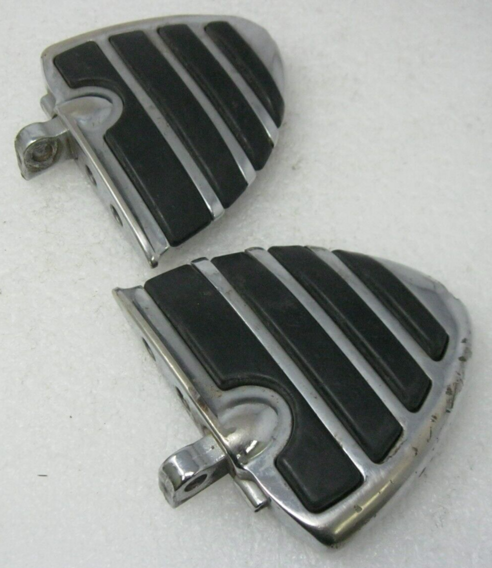 Aftermarket Unbranded Chrome & Rubber Male Mount Wing Style Foot Pegs