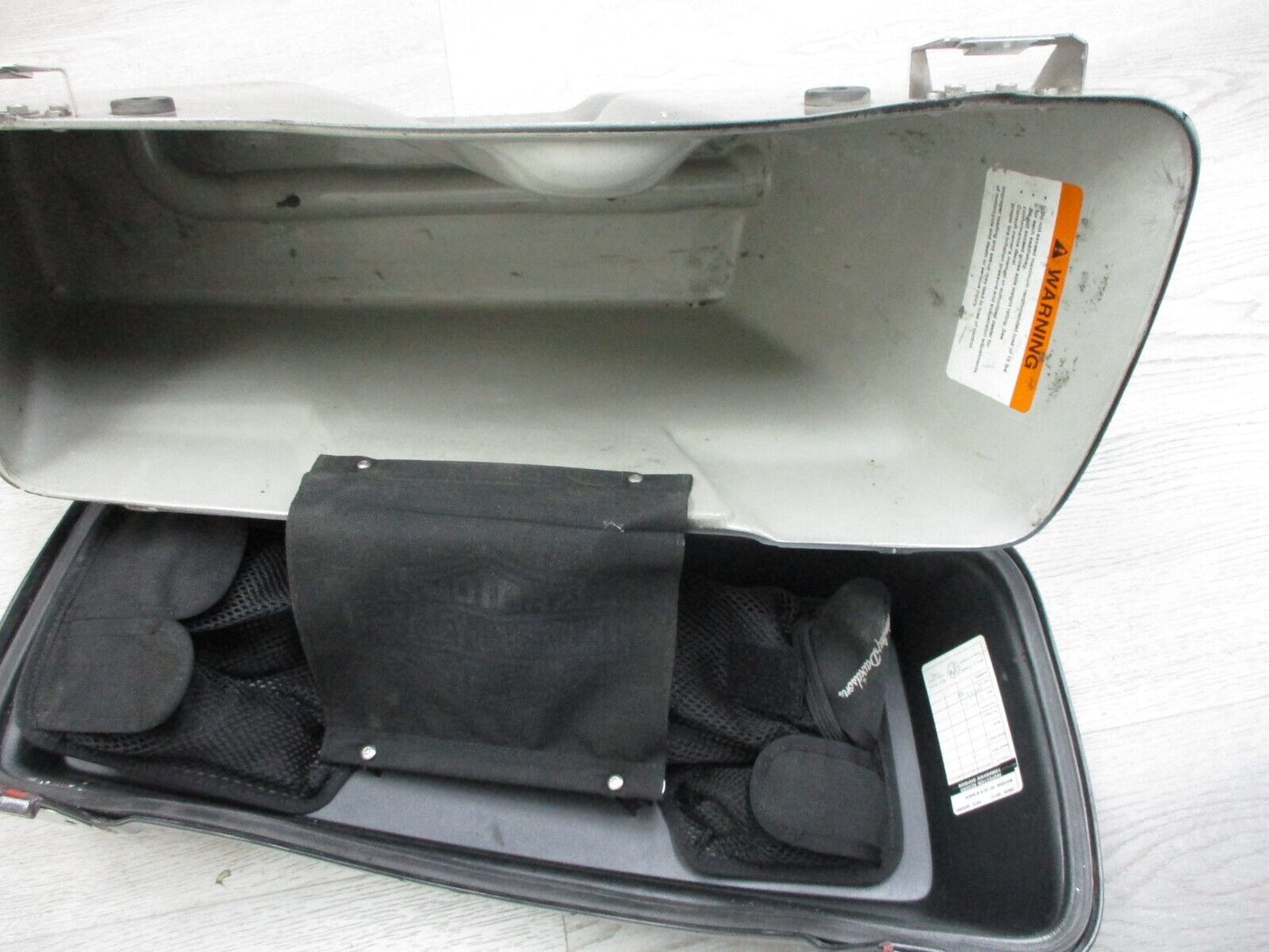 Harley-Davidson 2003 Touring Saddlebag (RIGHT) 91598-03BDS LOWER SADDLEBAG BAGG