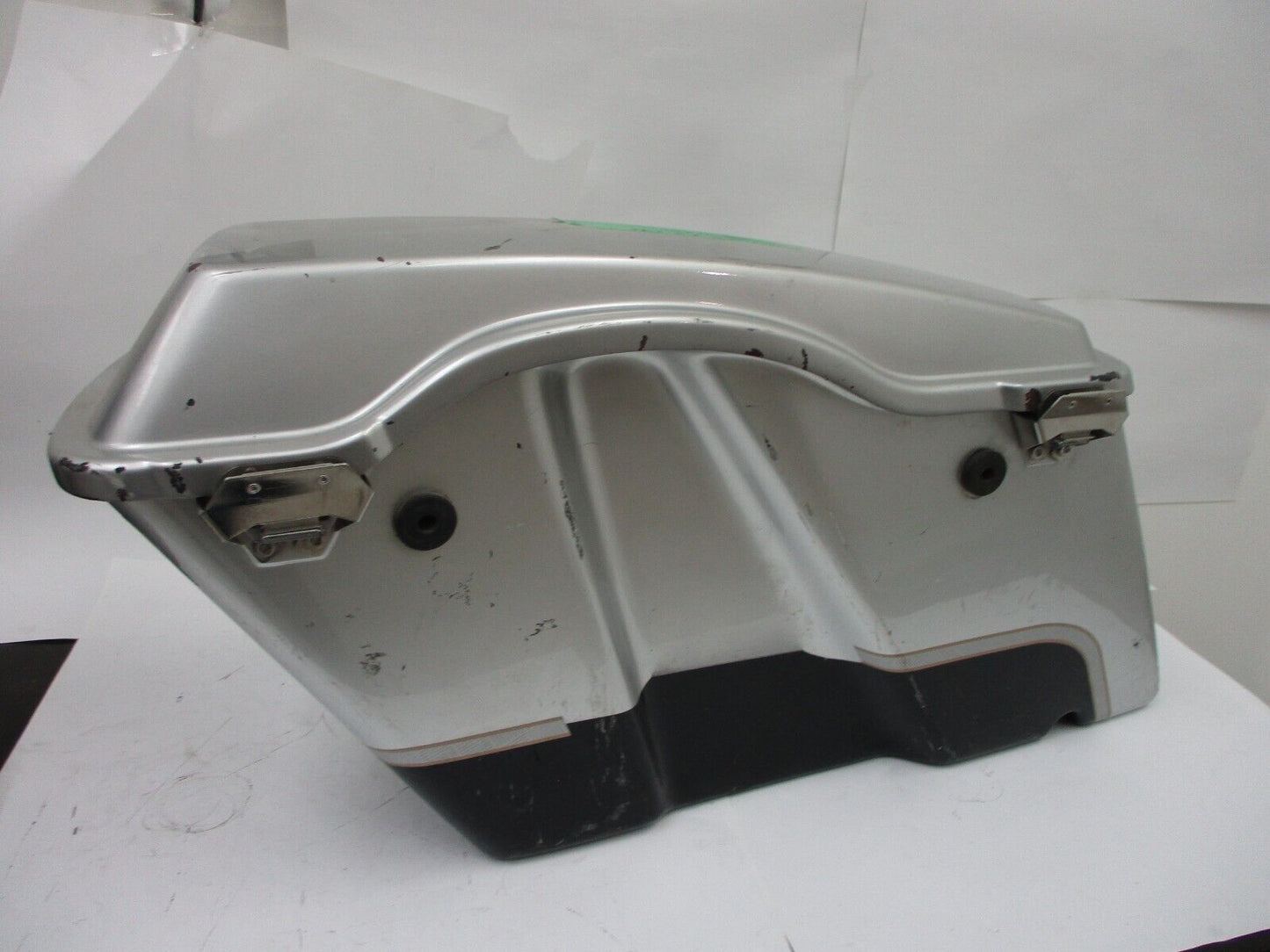 Harley-Davidson 2003 Touring Saddlebag (RIGHT) 91598-03BDS LOWER SADDLEBAG BAGG