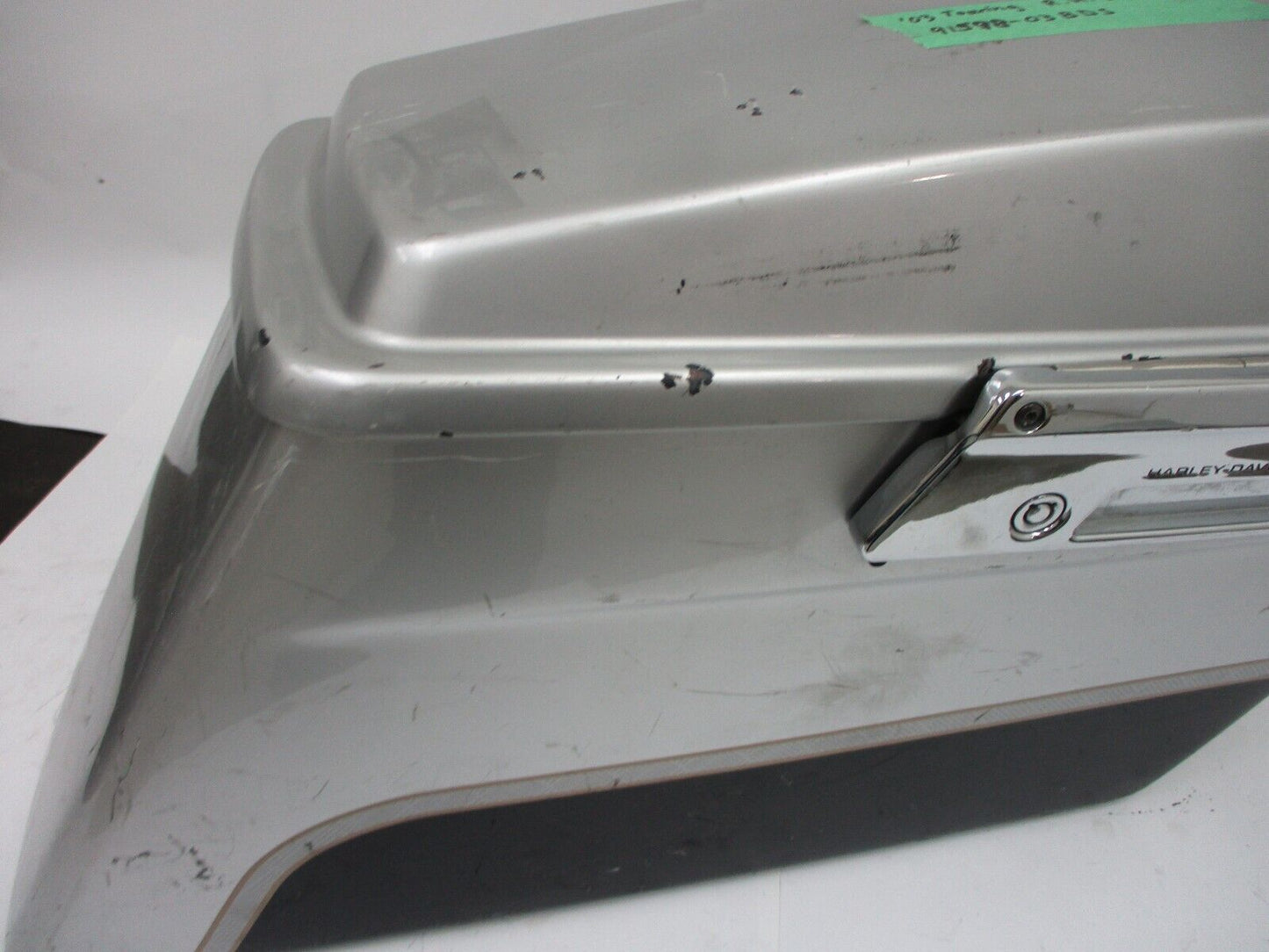 Harley-Davidson 2003 Touring Saddlebag (RIGHT) 91598-03BDS LOWER SADDLEBAG BAGG