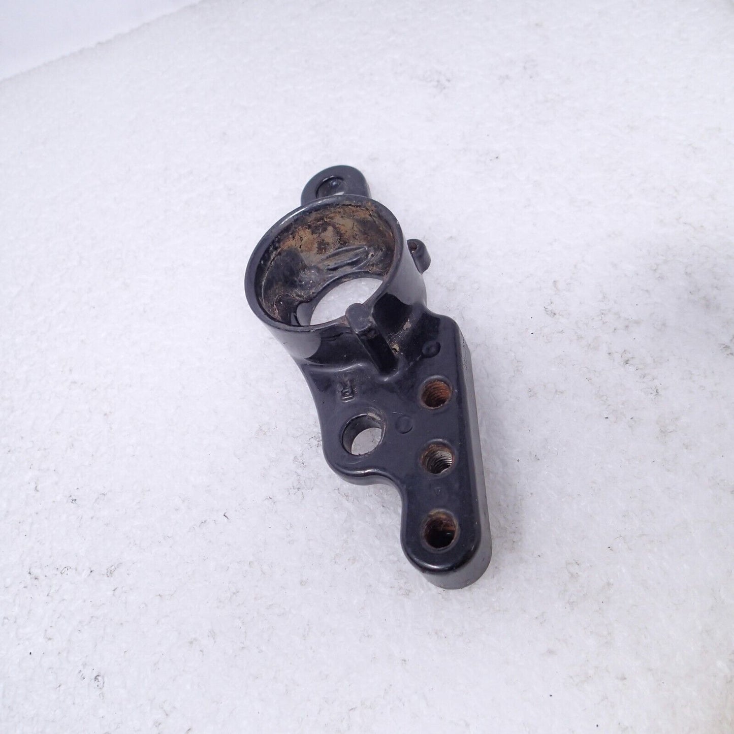 08 Harley Davidson Ultra Classic Touring OEM Rear Floorboard Mount Bracket RIGHT