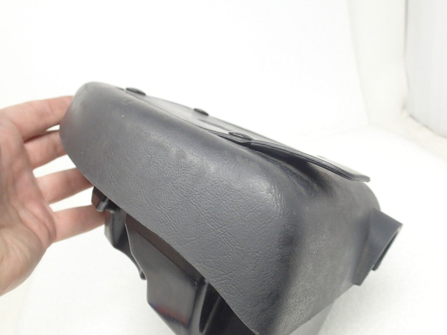 05-13 HARLEY TOURING LOWER LEFT LEG FAIRING GLOVE BOX 58901-05/58681-05
