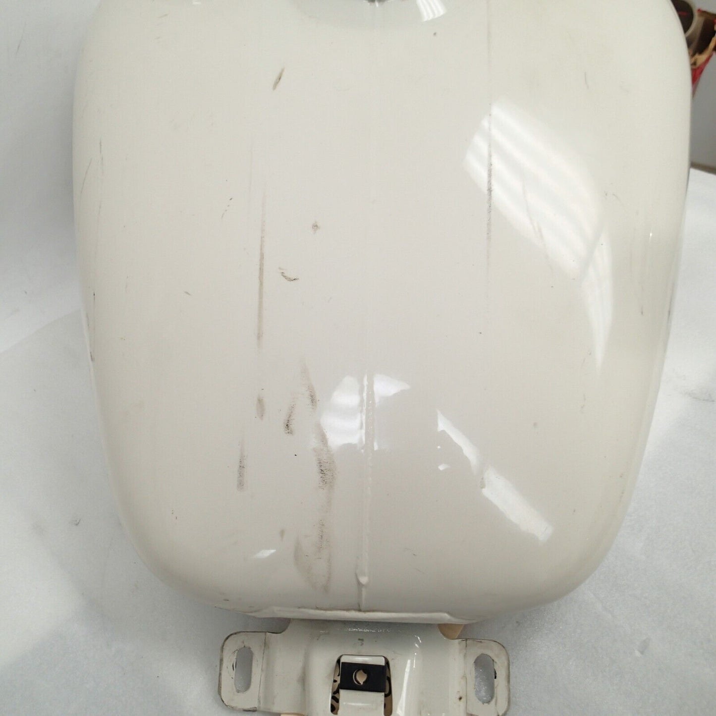 HARLEY '11-'14 POLICE FLHP ROAD KIN GFUEL TANK BIRCH WHITE W/O DECAL 62060-08AV