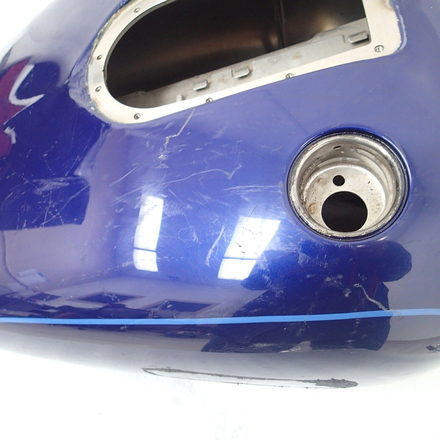 Harley-Davidson 2006 Street Bike FXDLI DYNA Fuel Tank 61014-06BPW RICH SUNGLO BL
