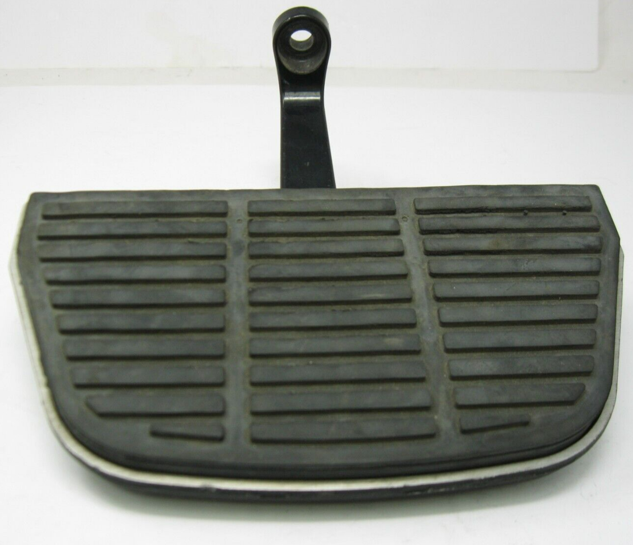 Harley-Davidson OEM 00-05 Passenger Footboard & Mount 50613-91/52719-93A