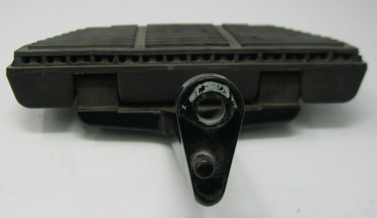 Harley-Davidson OEM 00-05 Passenger Footboard & Mount 50613-91/52719-93A