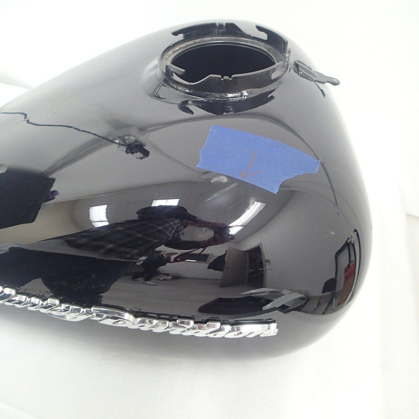 2013 Harley Street Glide FLHX Fuel Gas Tank VIVID BLACK 61351-11DH (Small DENT)