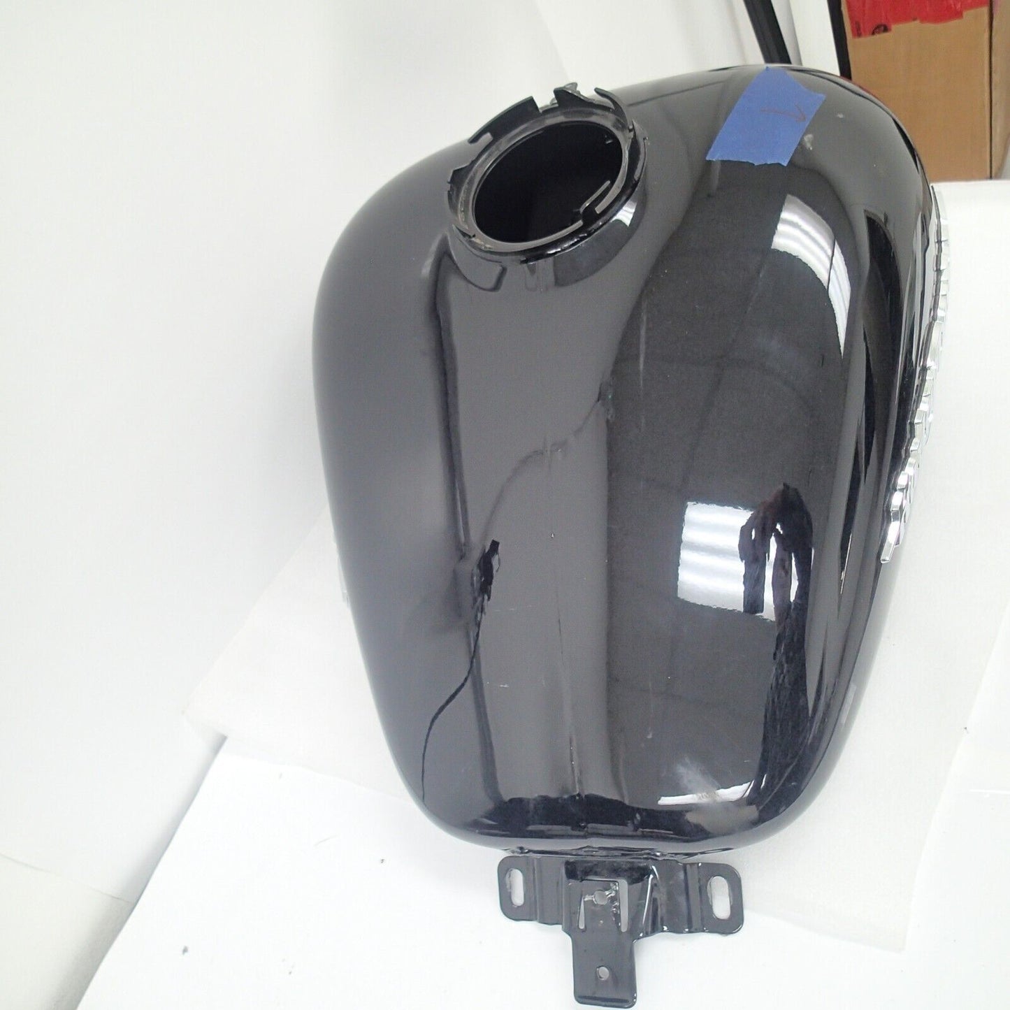 2013 Harley Street Glide FLHX Fuel Gas Tank VIVID BLACK 61351-11DH (Small DENT)