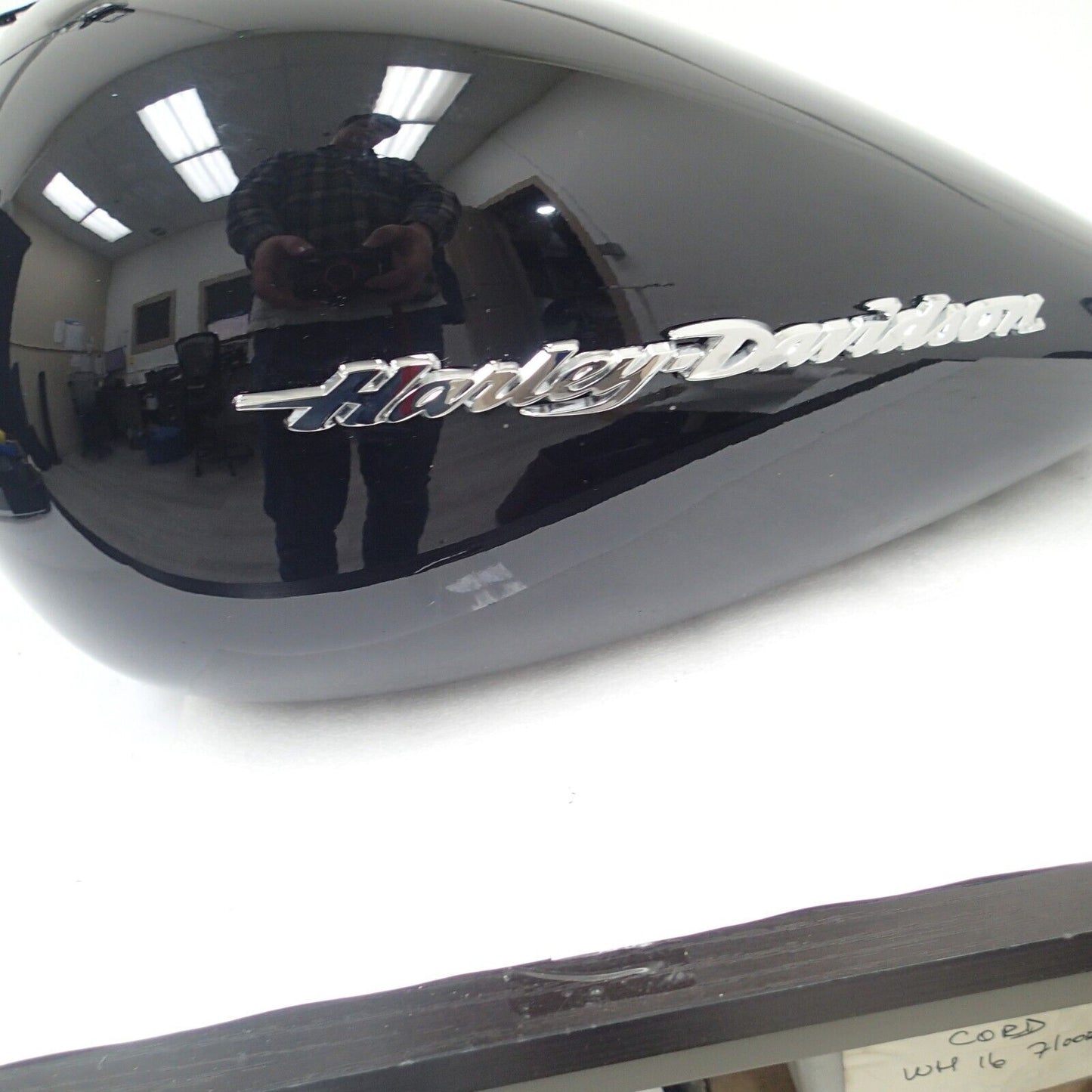 2013 Harley Street Glide FLHX Fuel Gas Tank VIVID BLACK 61351-11DH (Small DENT)