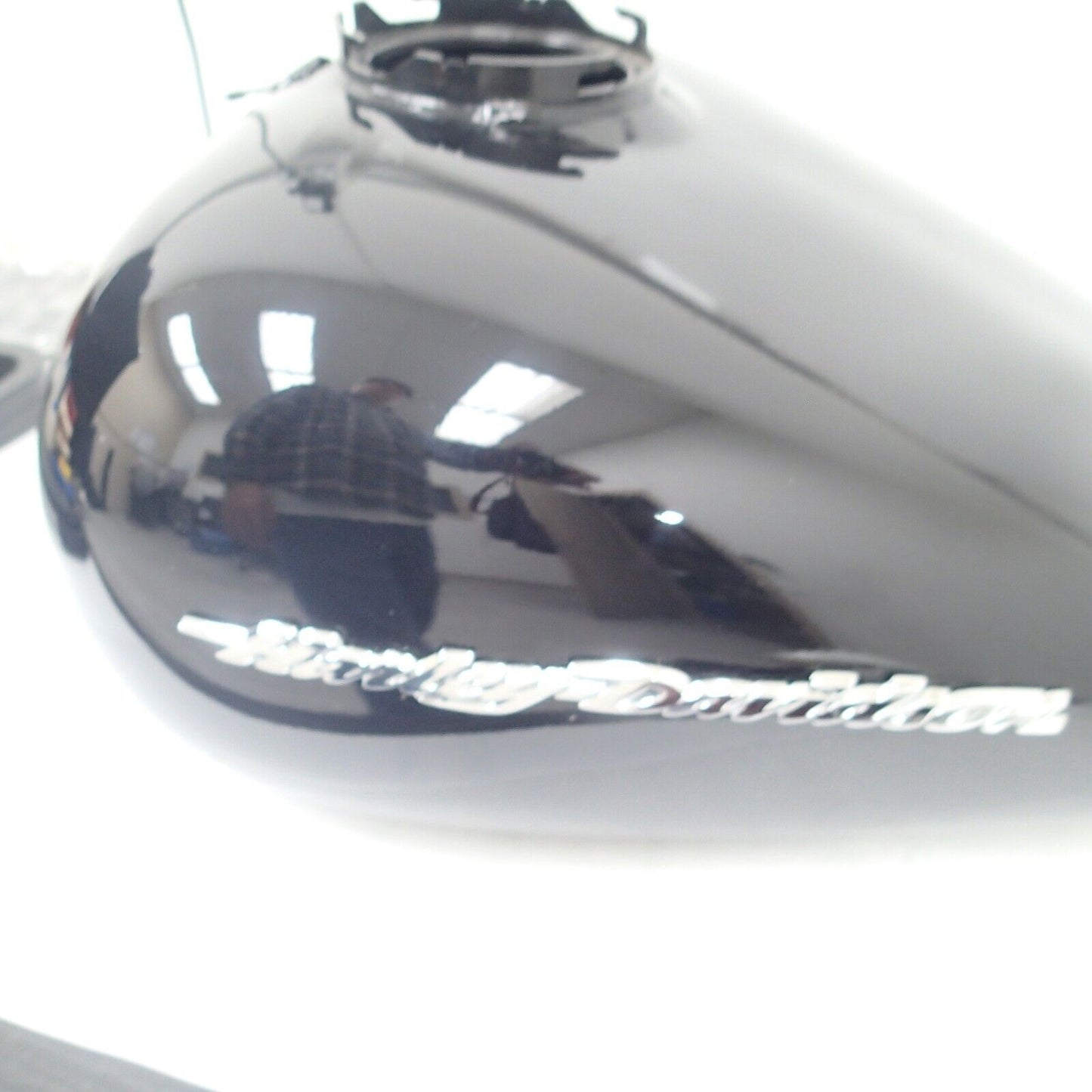 2013 Harley Street Glide FLHX Fuel Gas Tank VIVID BLACK 61351-11DH (Small DENT)