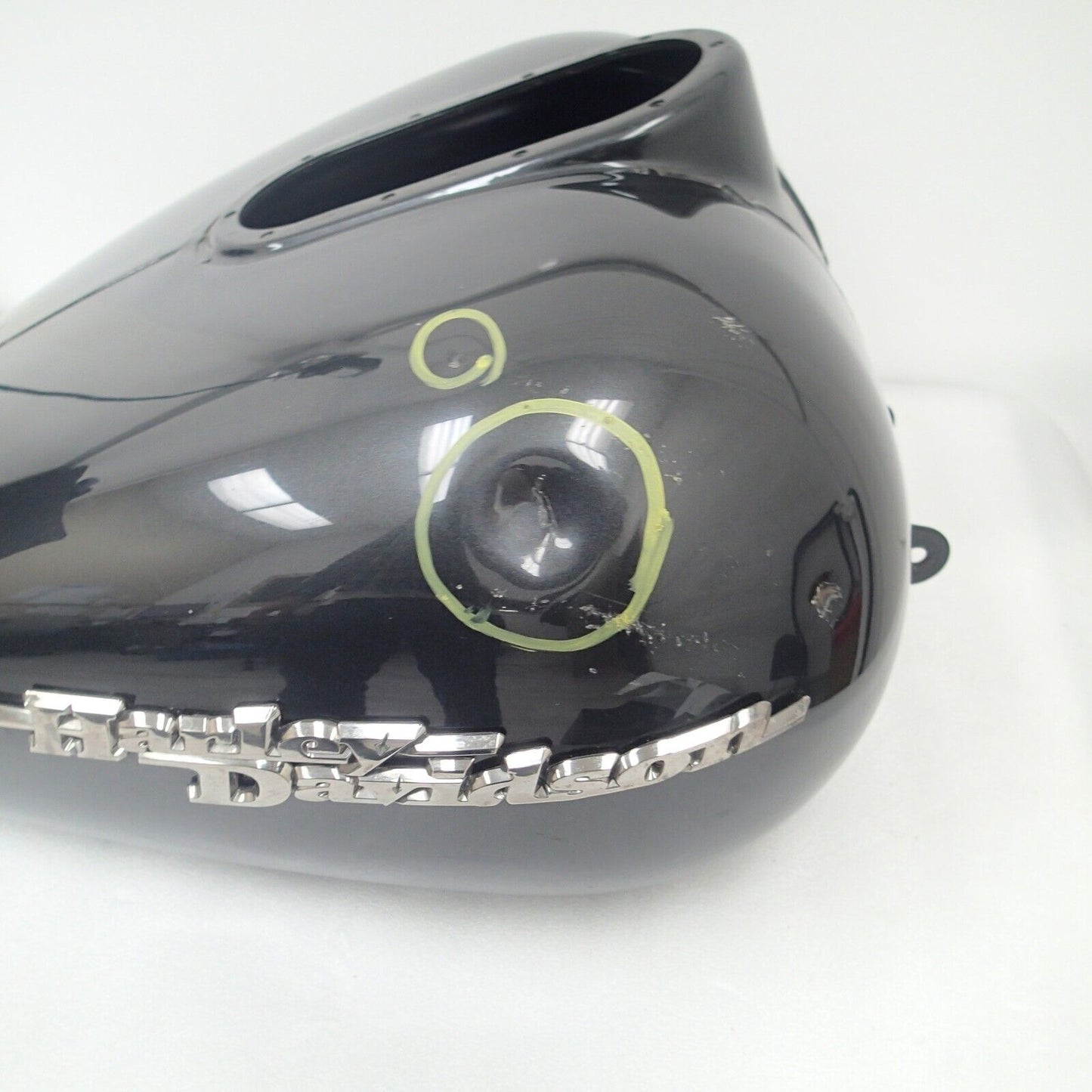 OEM Harley Davidson Street Glide Touring Gas Fuel Tank Used 61351-06BPY DENT!!!