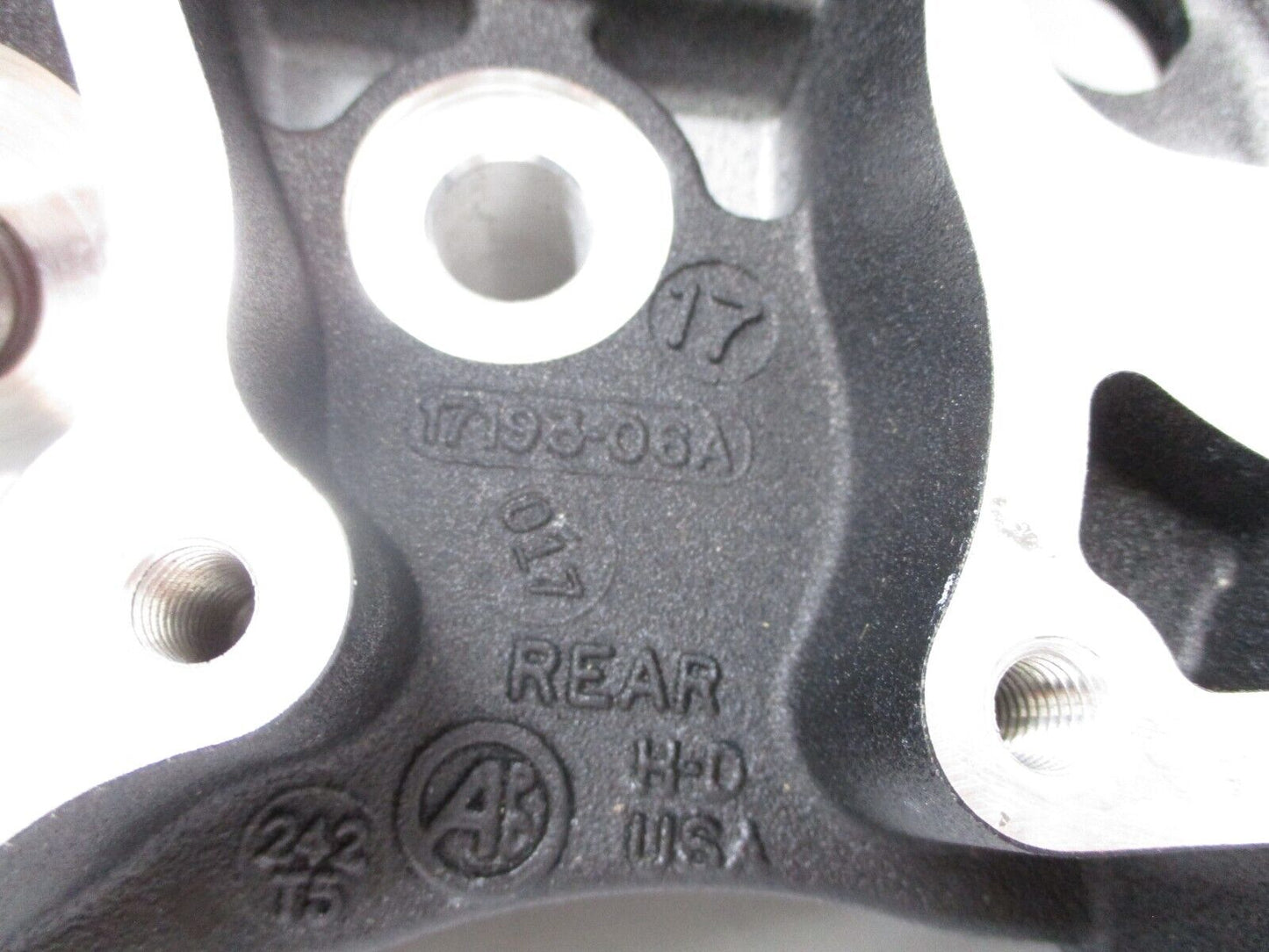 Harley Davidson OEM REAR CYLINDER HEAD FRT BLK 17179-06 (17179-06A)