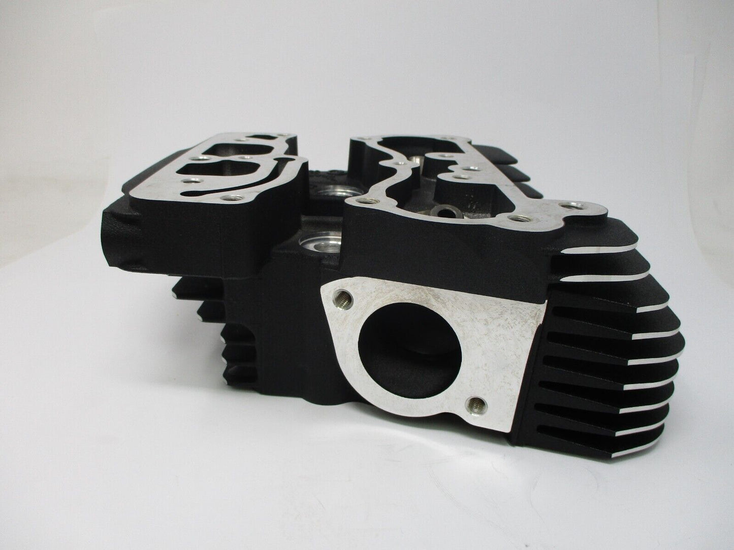 Harley Davidson OEM REAR CYLINDER HEAD FRT BLK 17179-06 (17179-06A)