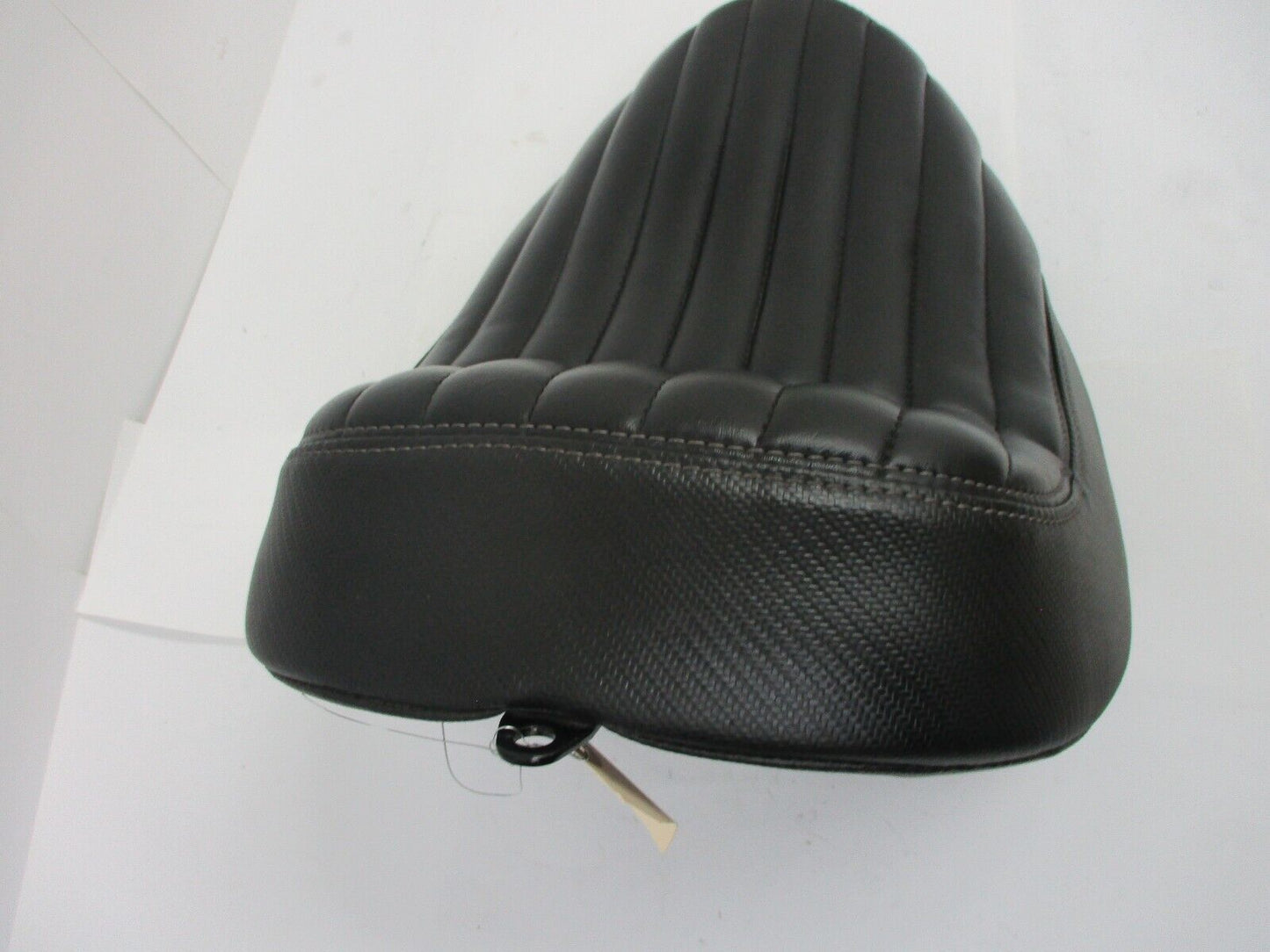 Harley Davidson Seat Solo Softail Street Bob 21-23 OEM 52000606 Nice