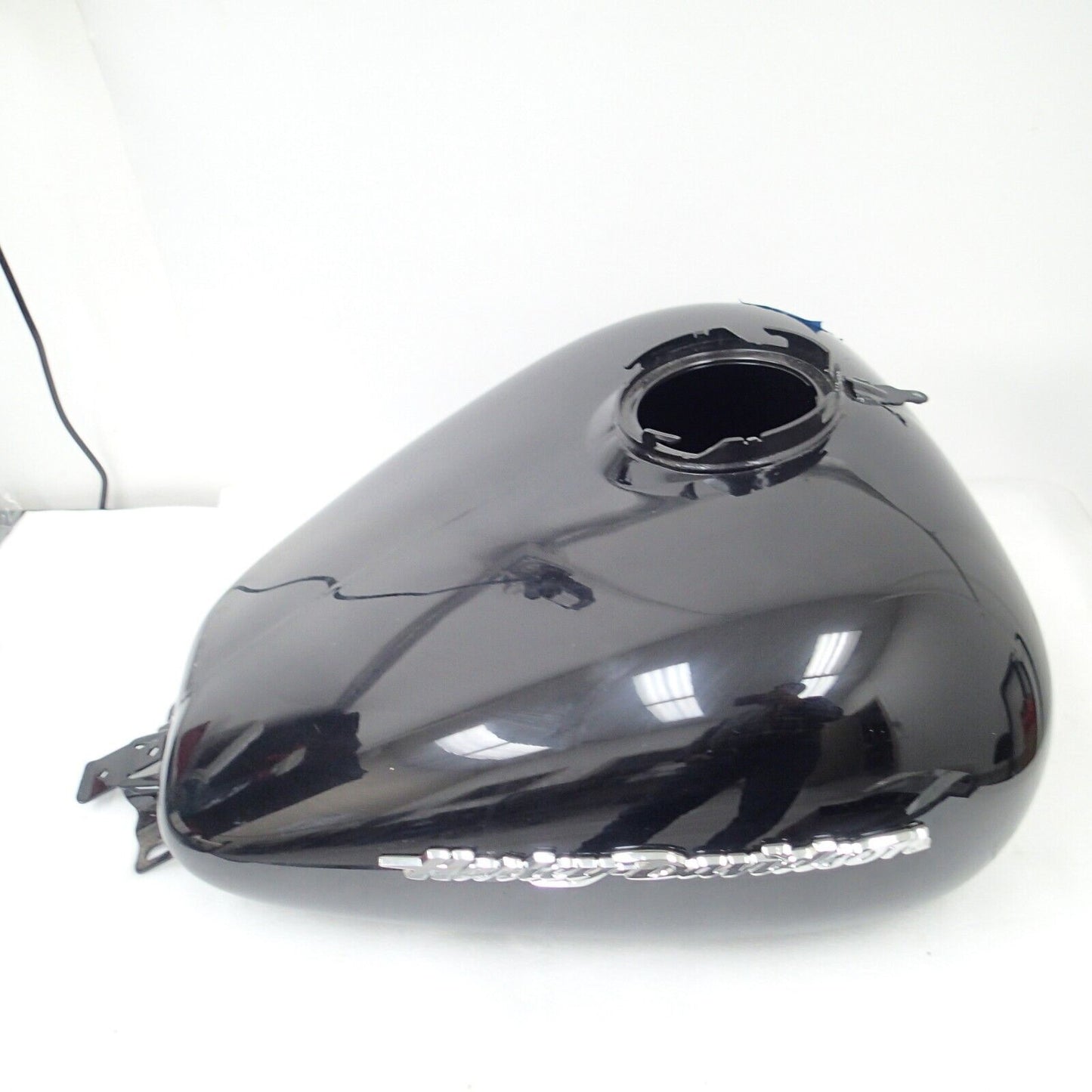 2017 FLHRC ROAD KING Fuel Gas Tank 610000BHY (DENT)