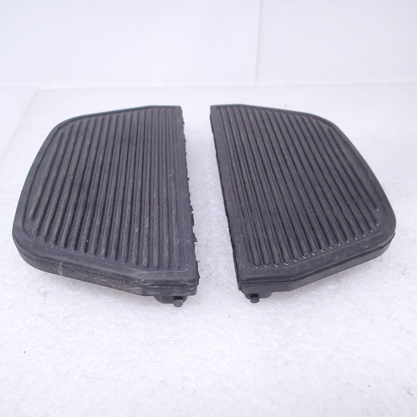 USEDHarley Davidson 1997-23 Touring Rubber Passenger Footboard Foot Pads Inserts