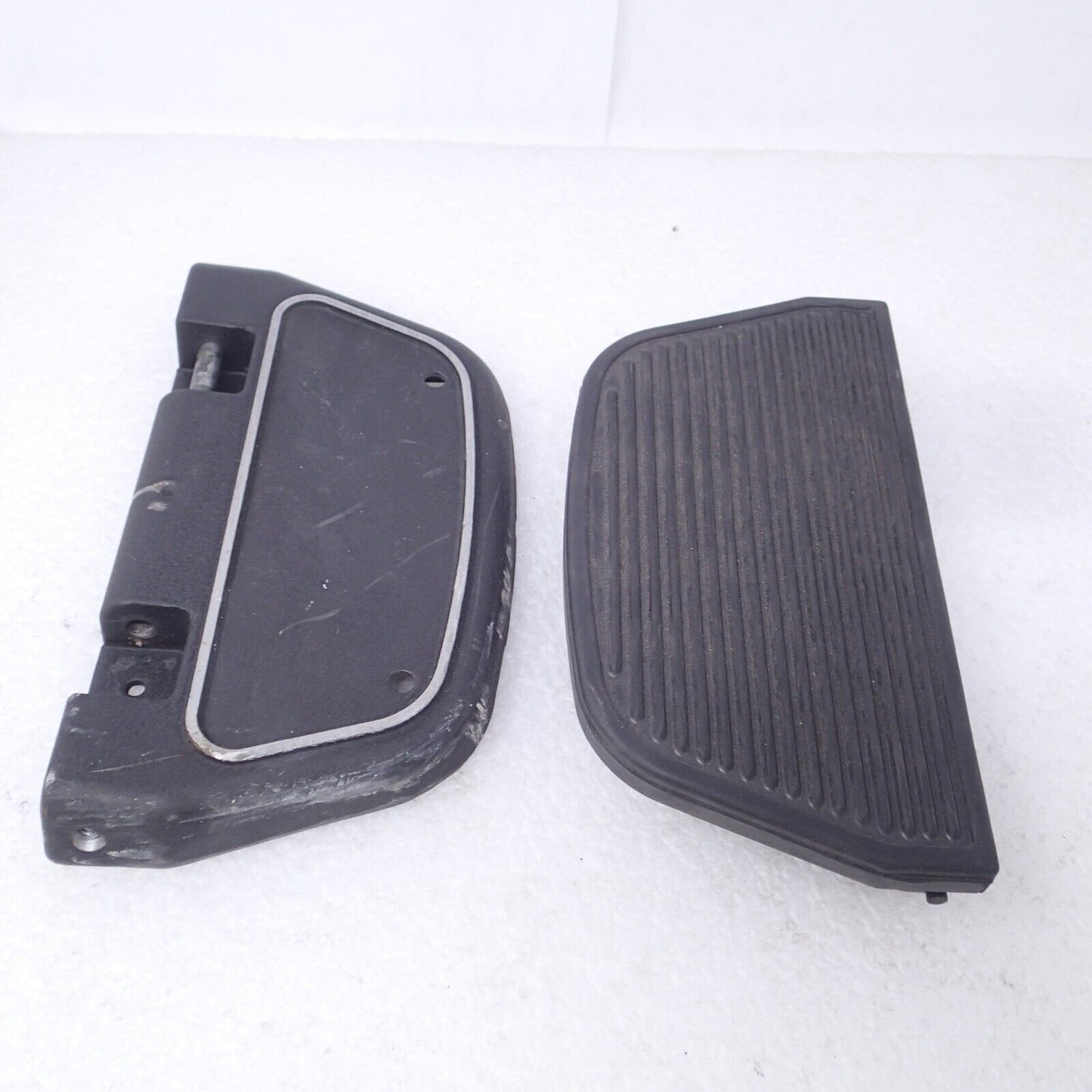 Harley-davidson Oem Passenger Floor Board Rest Base 50613-91a +50606-06