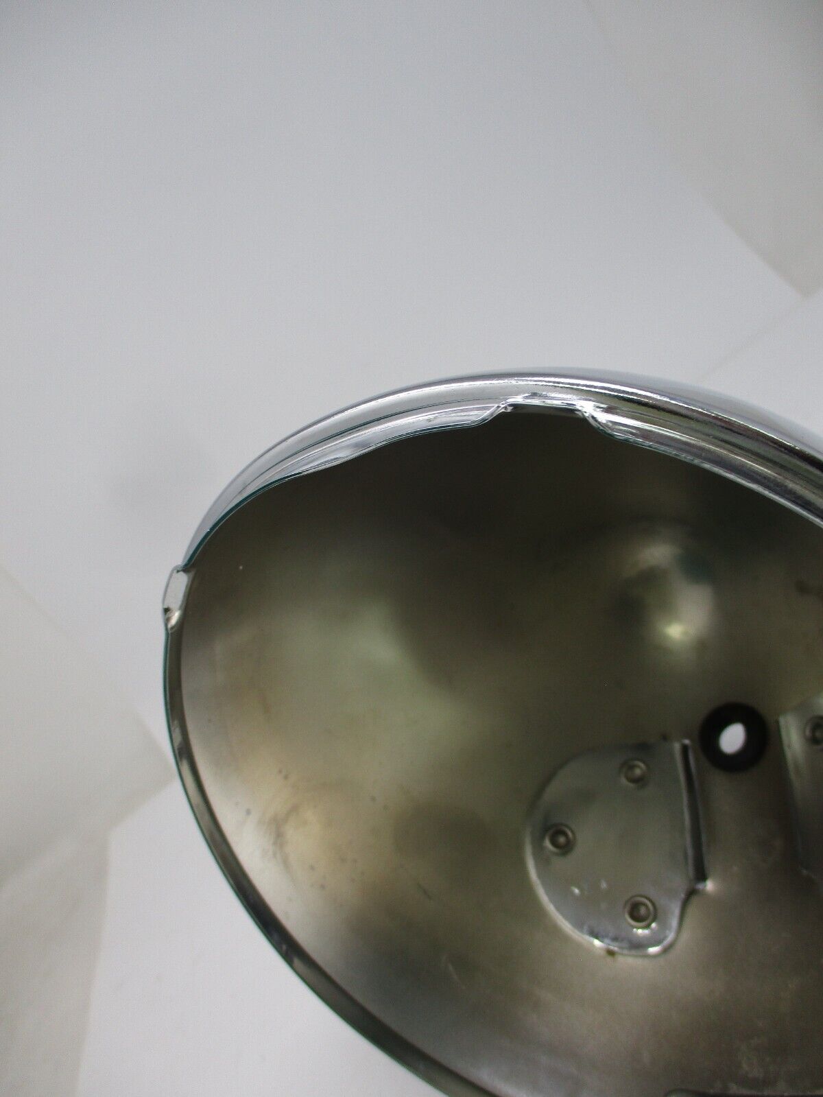 HARLEY 06-17 DYNA 5-3/4' top mount headlamp shell bucket gloss chrome