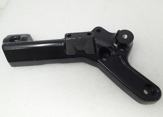 USED HARLEY DAVIDSON 18-22 SOFTAIL BLACK EXHAUST PEG MOUNT BRACKET OEM 65500063