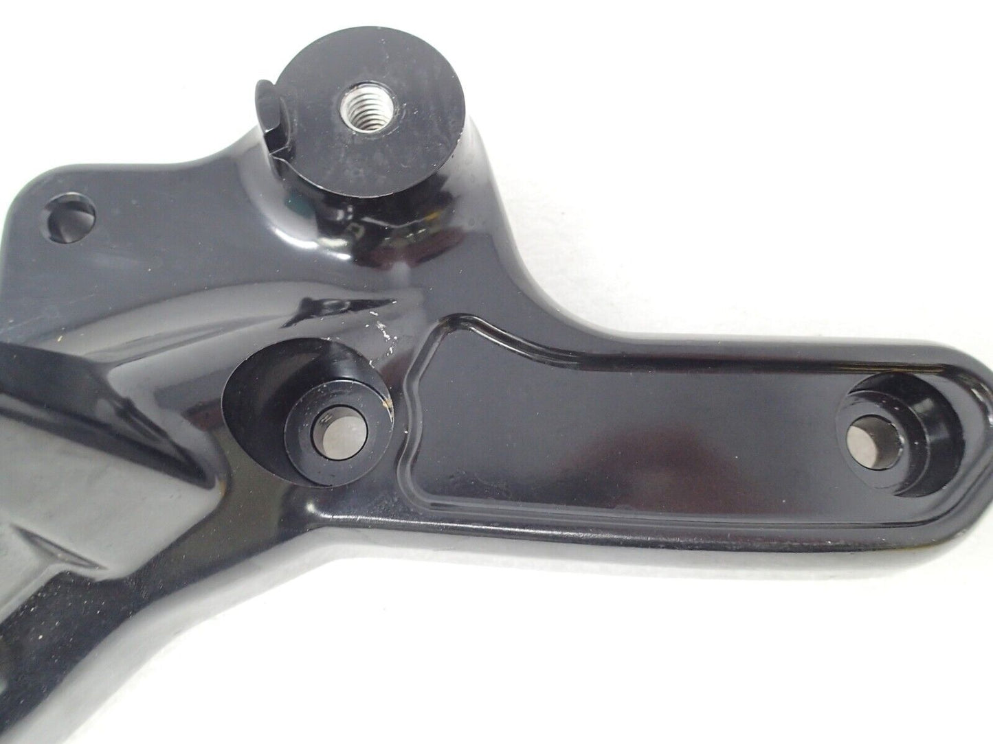 USED HARLEY DAVIDSON 18-22 SOFTAIL BLACK EXHAUST PEG MOUNT BRACKET OEM 65500063
