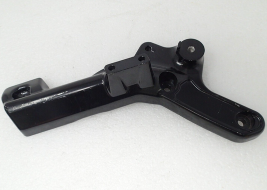 HARLEY DAVIDSON 18-22 SOFTAIL BLACK EXHAUST / PEG MOUNT BRACKET OEM 65500063
