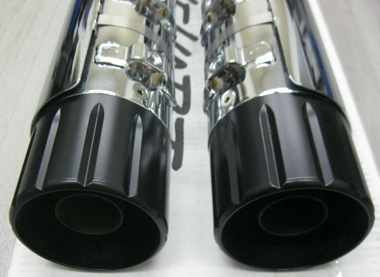 Harley-Davidson CVO 13-16 Touring Chrome Mufflers 64900198/9 & End Caps 65100059