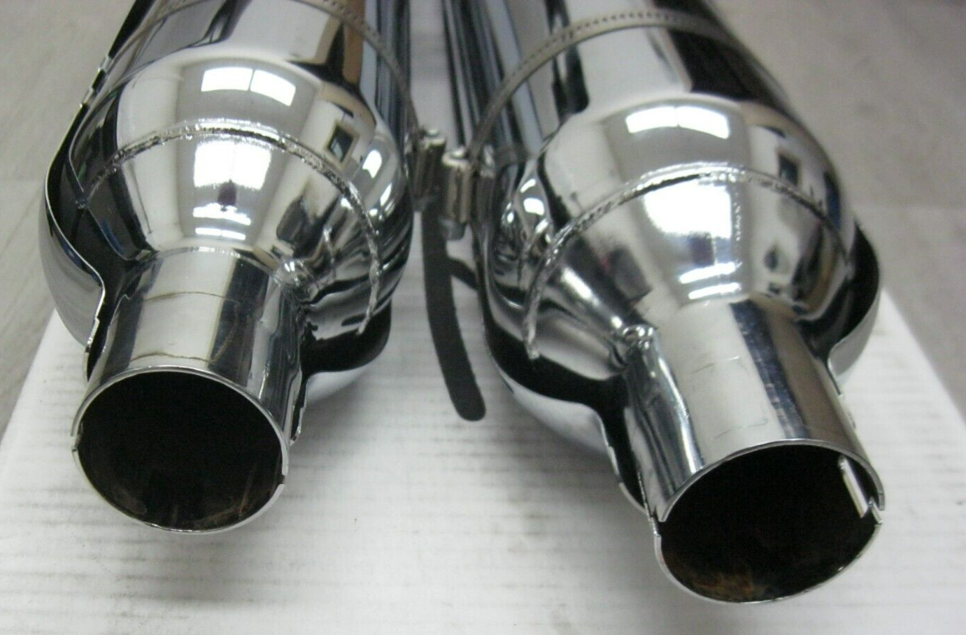 Harley-Davidson CVO 13-16 Touring Chrome Mufflers 64900198/9 & End Caps 65100059