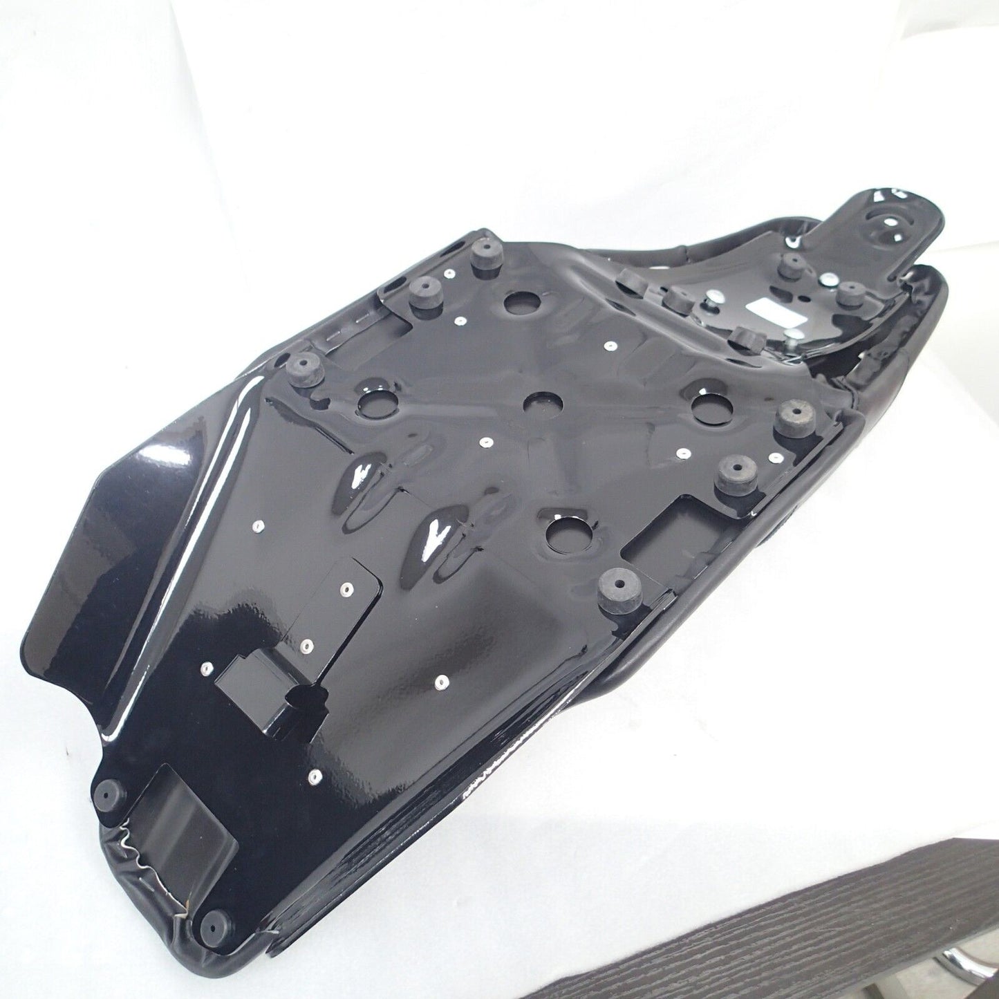 Touring FLHXSE Harley Davidson Drag Seat Part Number: 52000461 FULL KIT