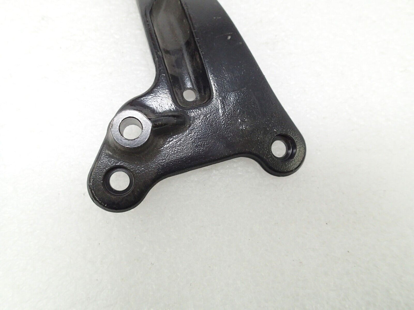 HARLEY 08-17 OEM Dyna models exhaust Rear Muffler Mount Bracket 65696-08B