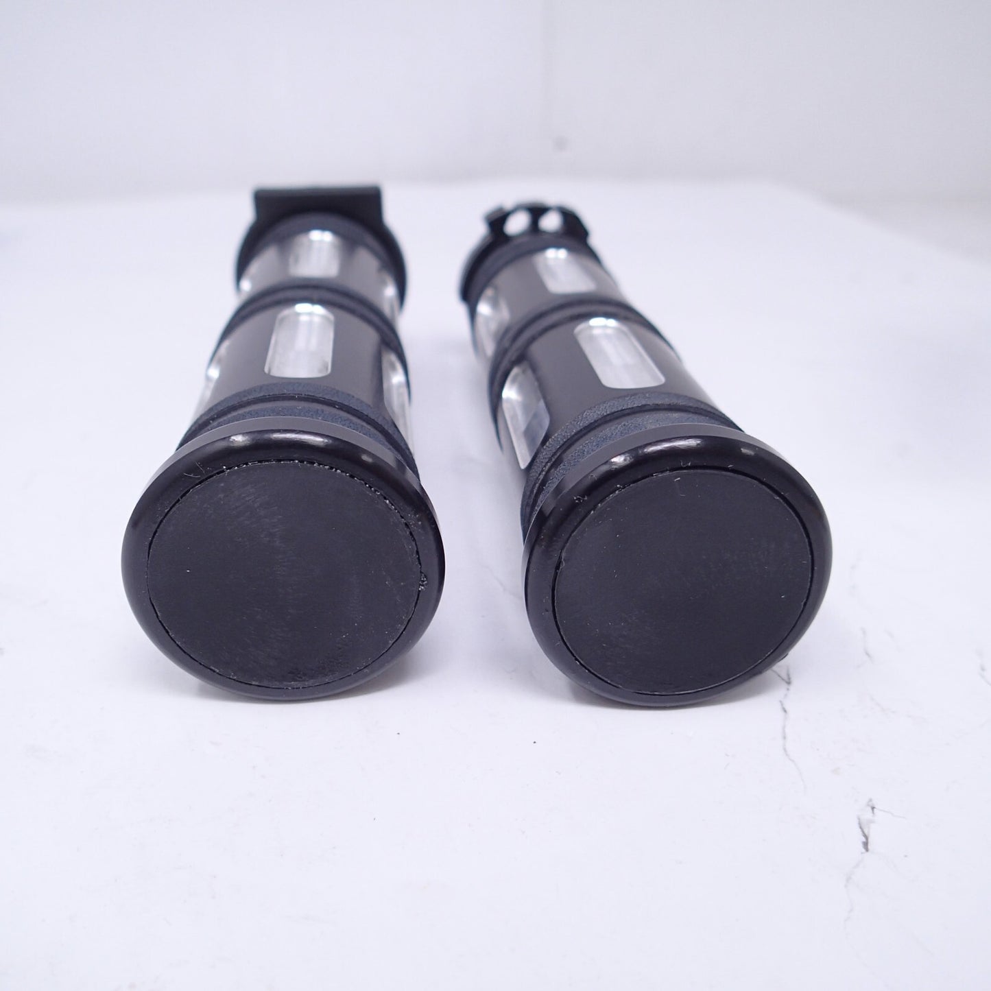 Harley Davidson Contrast Edge Cut Grips  - New - 56100083