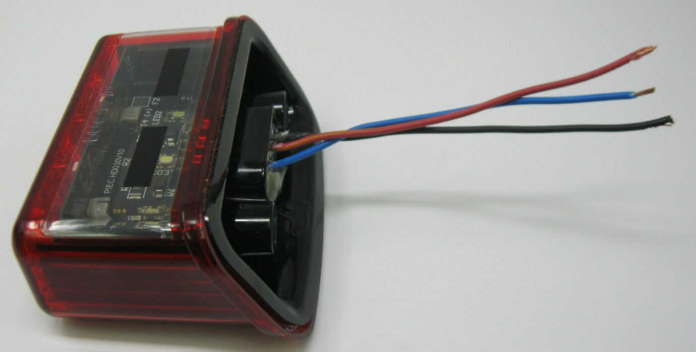 Harley-Davidson LED Tail Light Assy for Canadian Market - Wires Cut  73403-11A