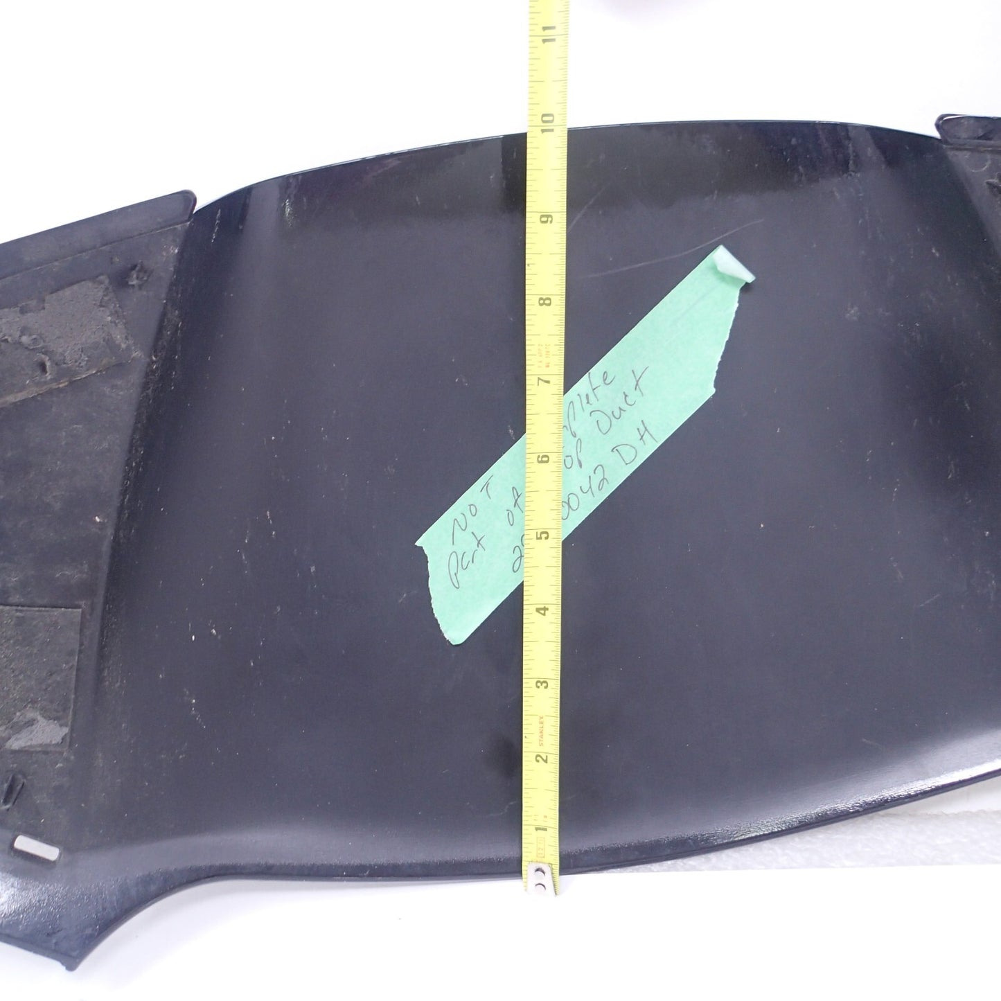 Harley-Davidson 15-23 Road Glide Front Fairing Air Duct Vent Incomplete 29200042