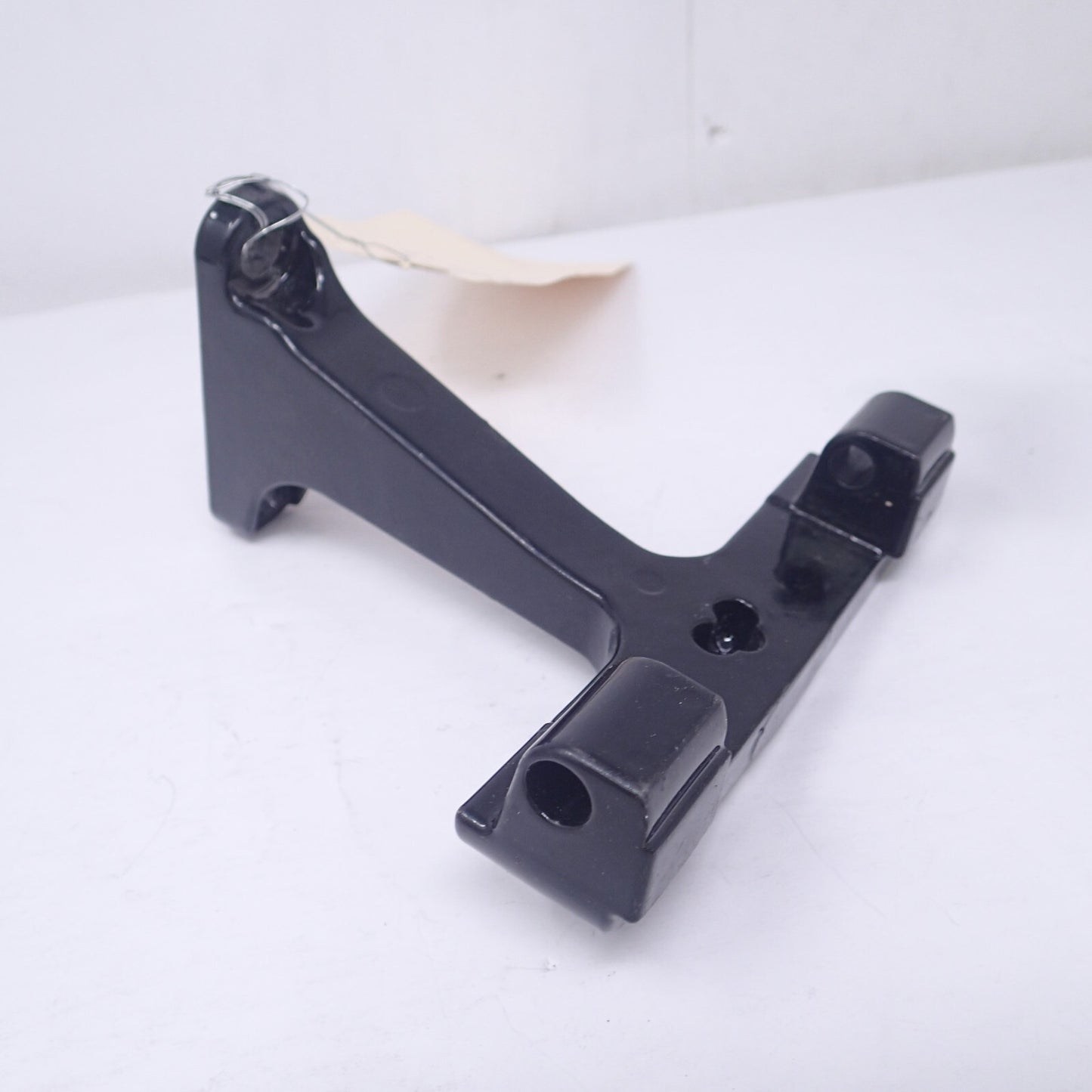 09-23 Harley Touring MOUNT Passenger Footrest Floor Board Footboard 52719-10