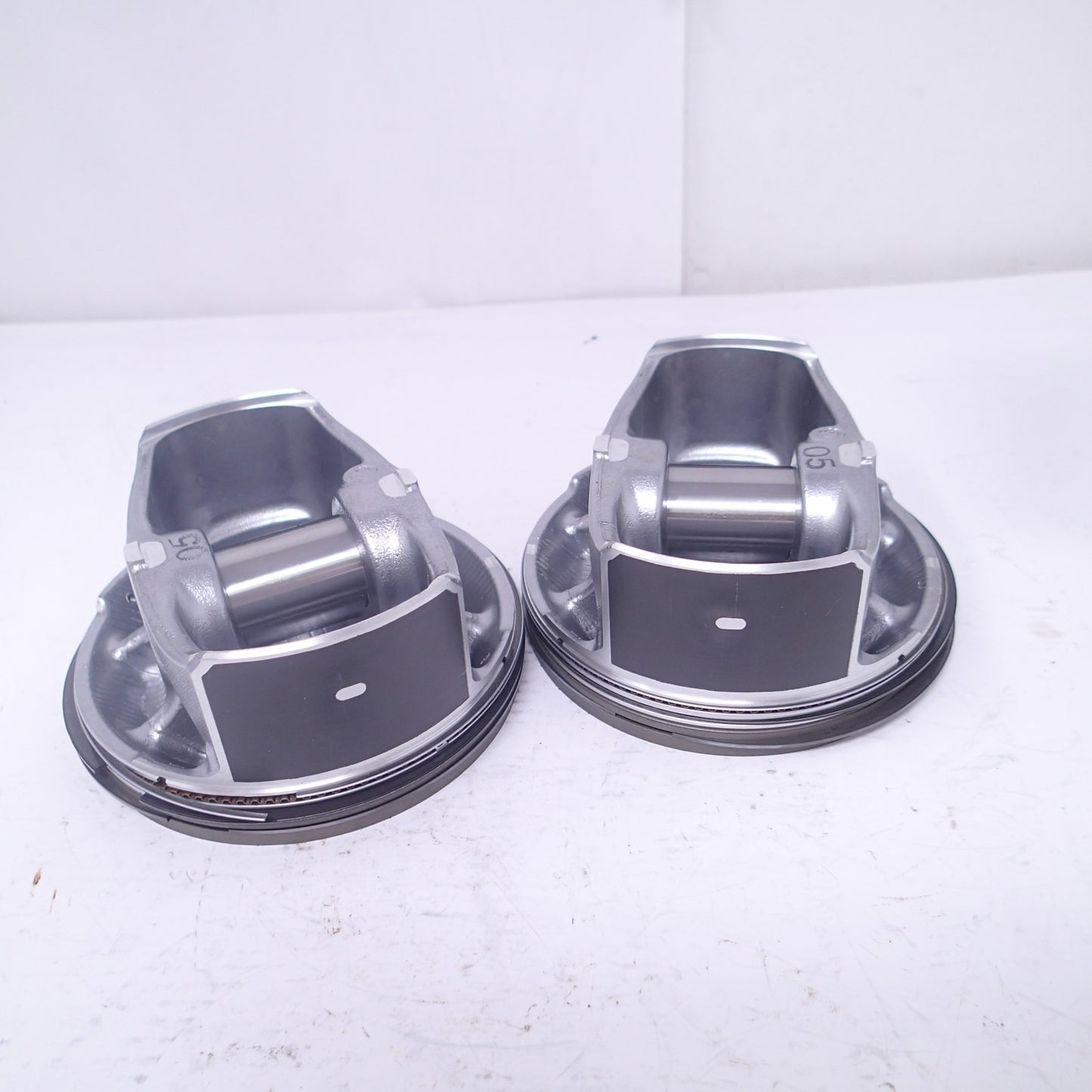 21900037 / 100 STD OEM Harley Davidson Piston FRT 5520 El18/ FRT 5440 El18