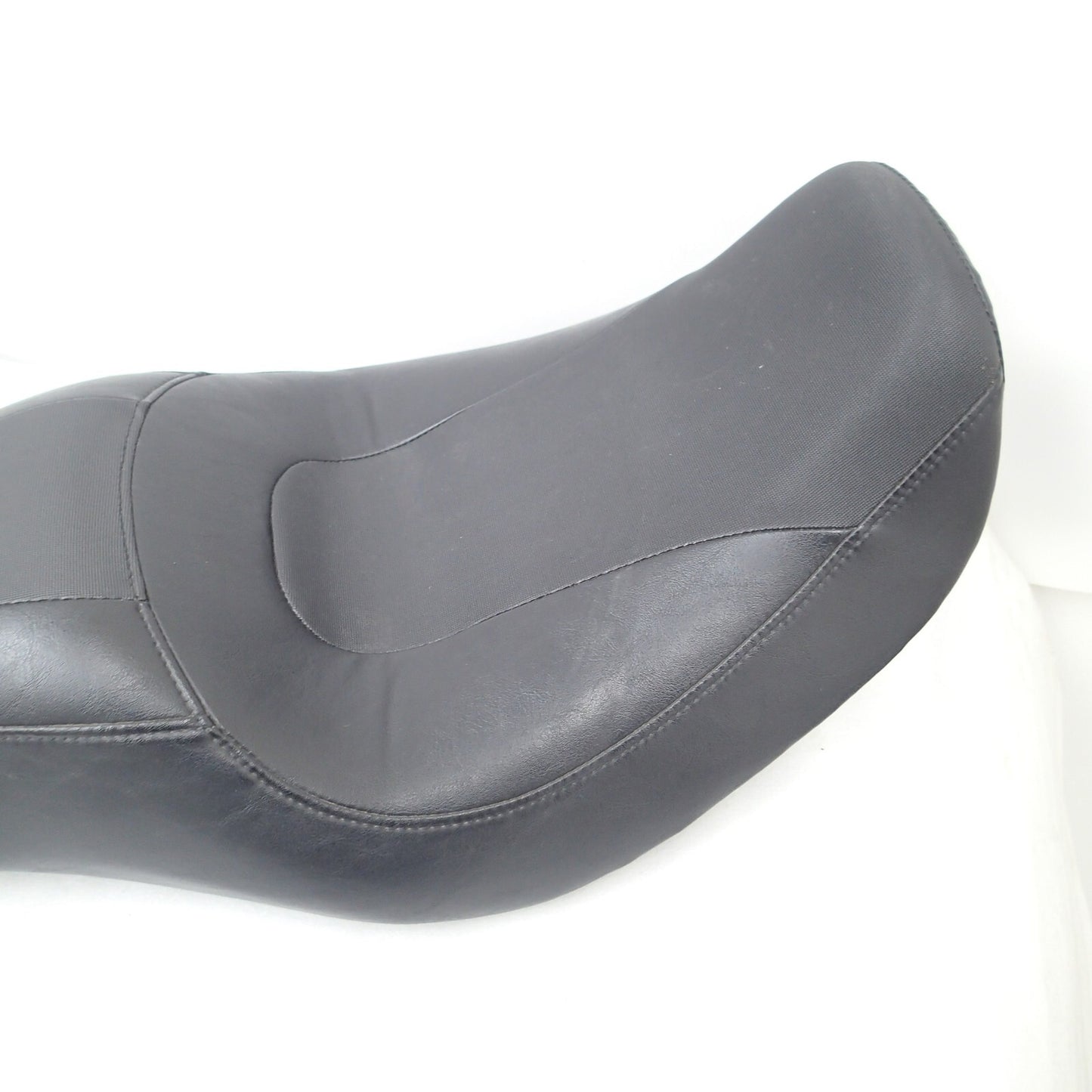 2008-2013 OEM Harley-Davidson FXDF Dyna Fat Bob Seat 53108-08 (Crack)