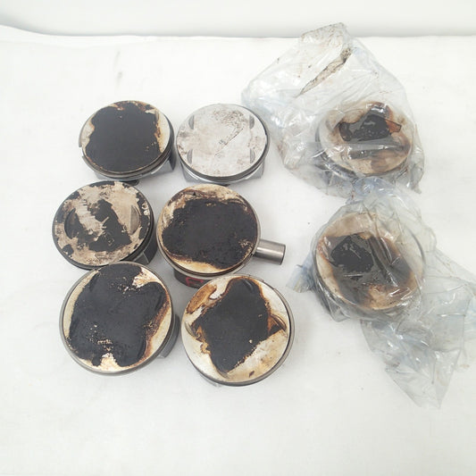 Lot of 8 Miscellaneous M8 Pistons For Harley-Davidson Motorcycles