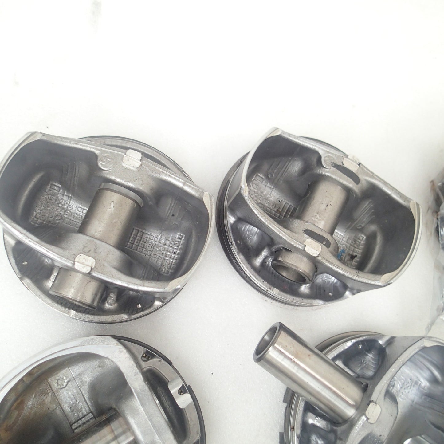 Lot of 8 Miscellaneous M8 Pistons For Harley-Davidson Motorcycles