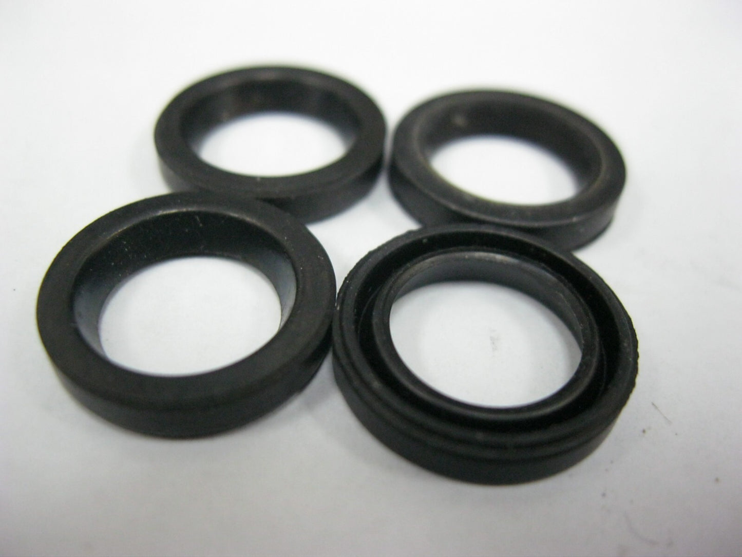Harley-Davidson OEM 80-99 FLH, FLT, FXR Softail Oil Pump Seals (4-Pack) 26227-58