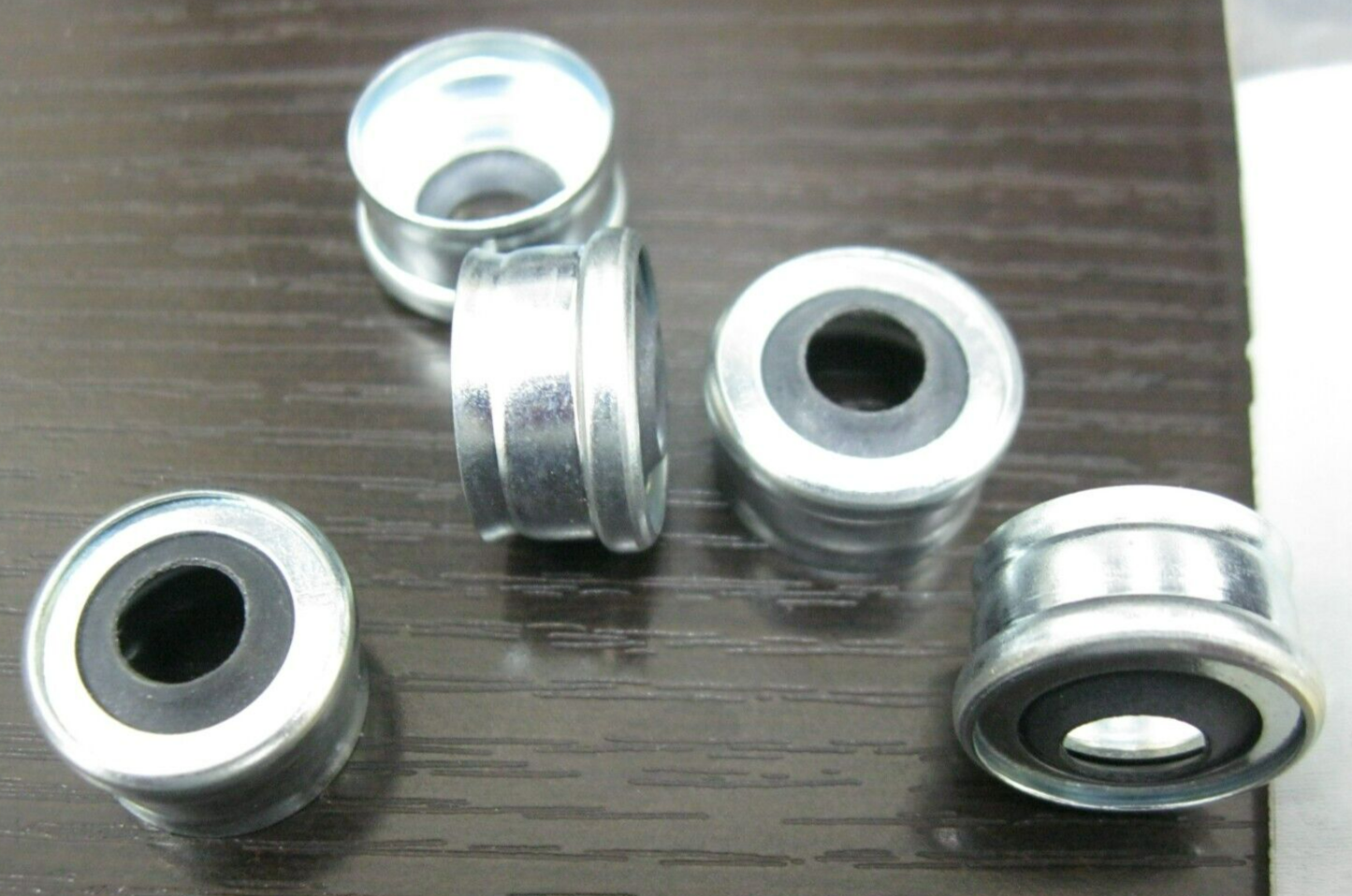 Harley-Davidson OEM NOS 81-83 FLH, FLT FXR Valve Seals (5-Pack) 18000-81