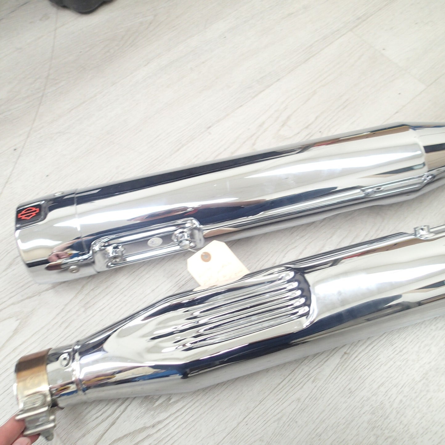 Harley 17-24 CVO Touring ROAD GLIDE Chrome Muffler Exhaust 64901282 64901280