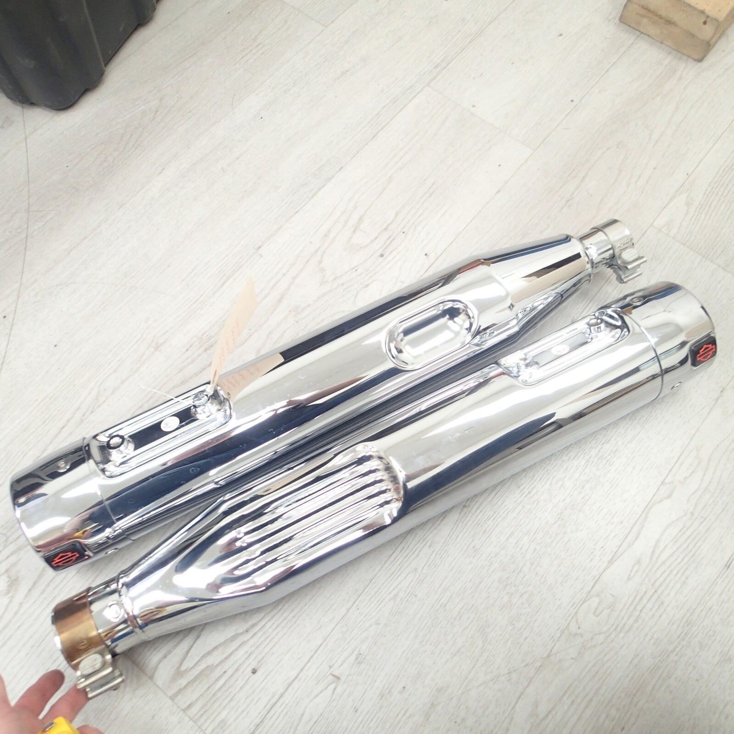 Harley 17-24 CVO Touring ROAD GLIDE Chrome Muffler Exhaust 64901282 64901280