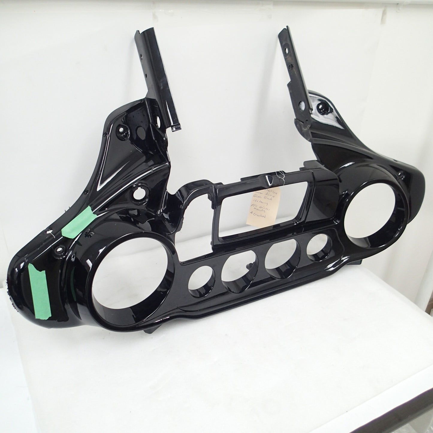 14-23 OEM Harley Touring Front Inner Fairing Batwing Fairing 57000064DH crashed