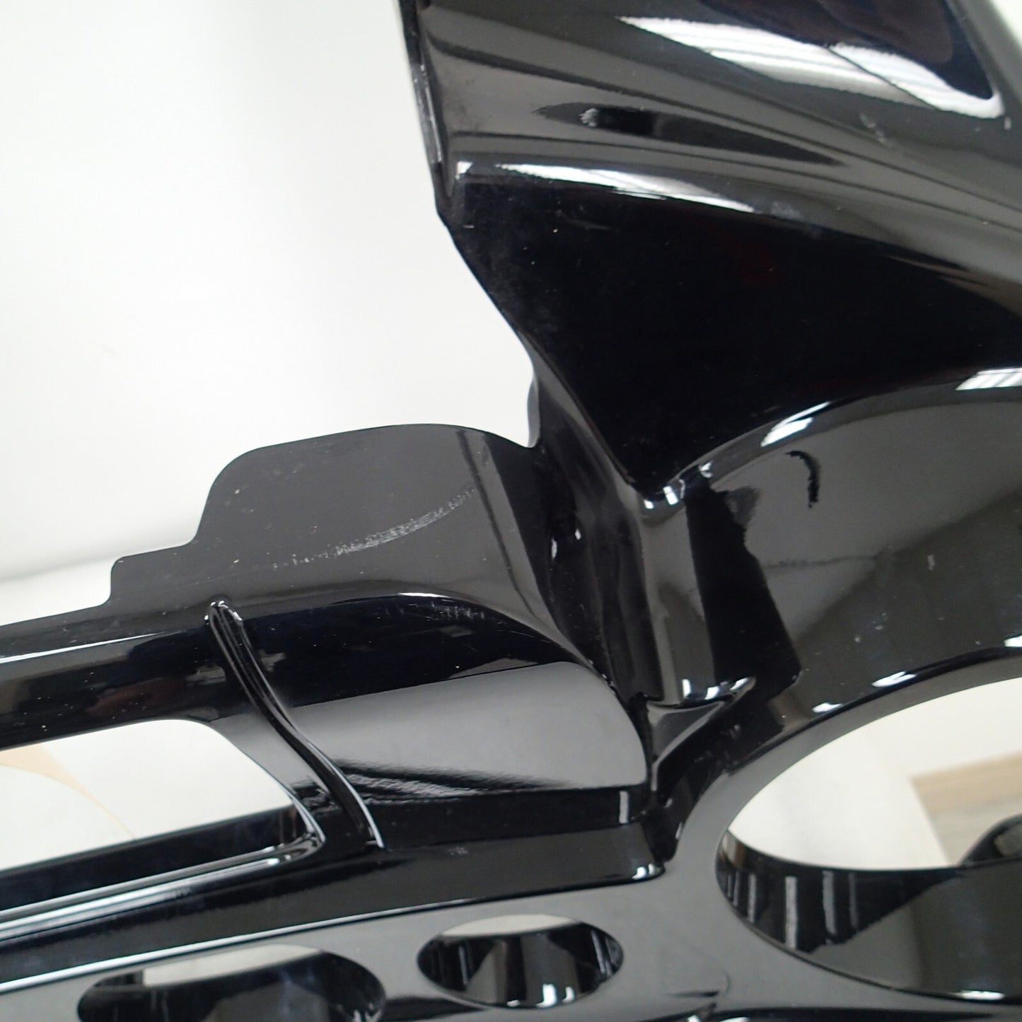 14-23 OEM Harley Touring Front Inner Fairing Batwing Fairing 57000064DH crashed