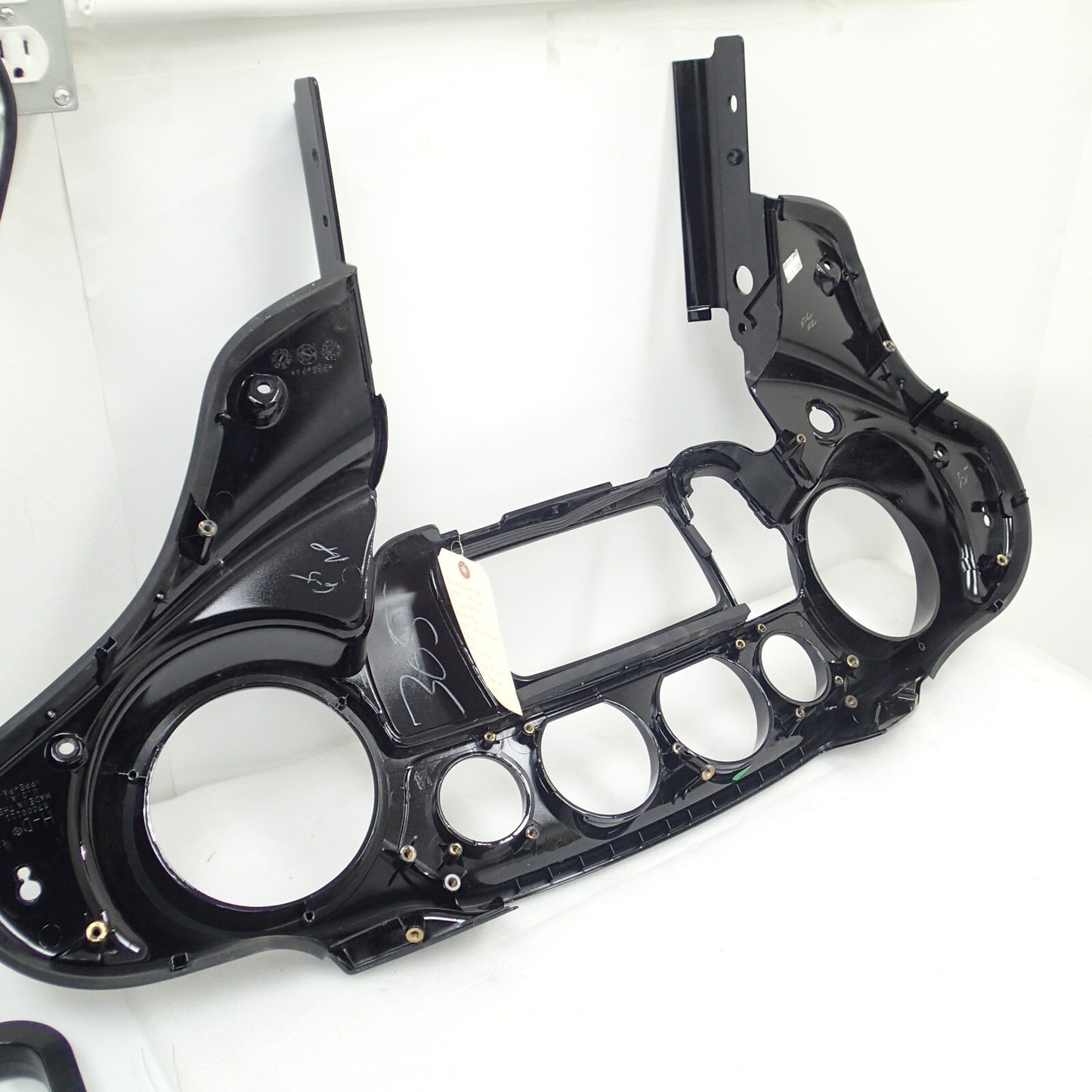 Genuine 14-23 OEM Harley Touring Front Inner Fairing Batwing Fairing 57000064DH