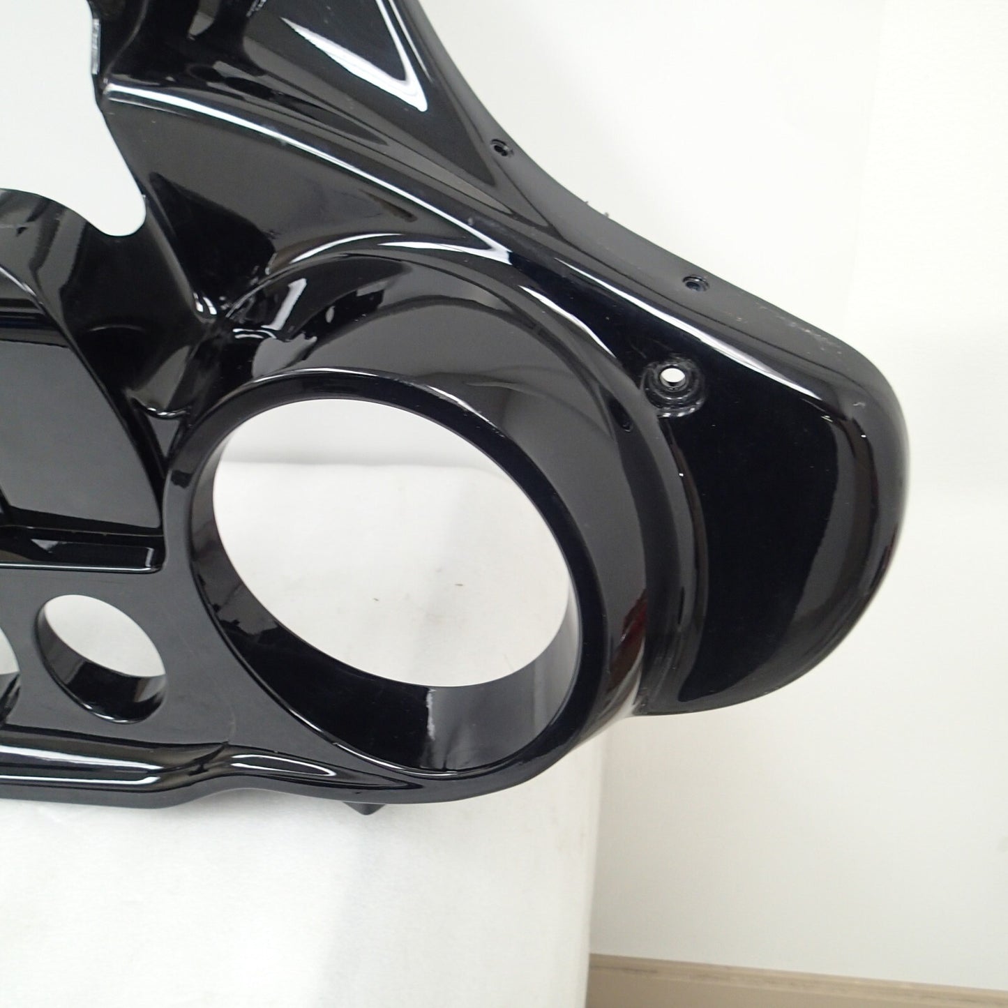 14-23 OEM Harley Touring Front Inner Fairing Batwing Fairing 57000064DH crashed