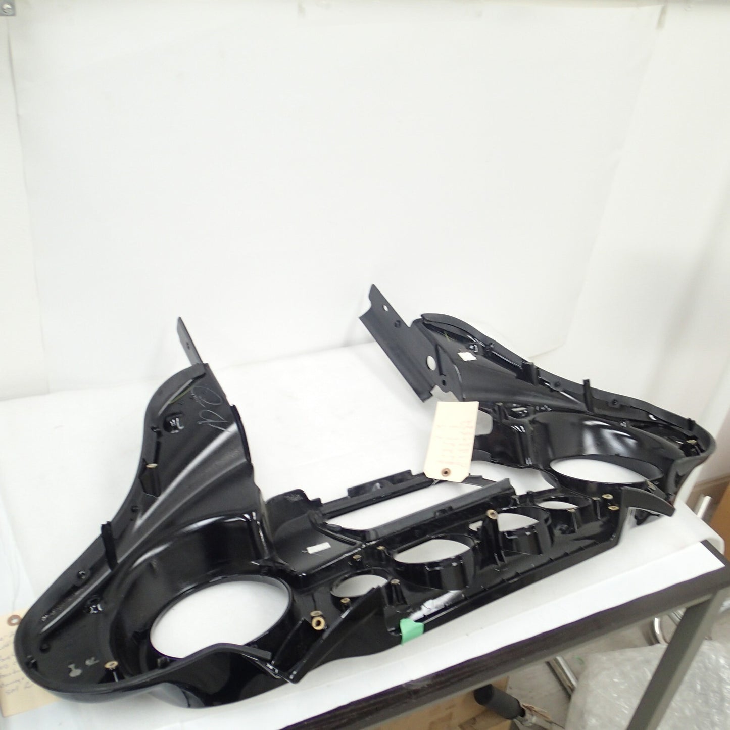 Genuine 14-23 OEM Harley Touring Front Inner Fairing Batwing Fairing 57000064DH