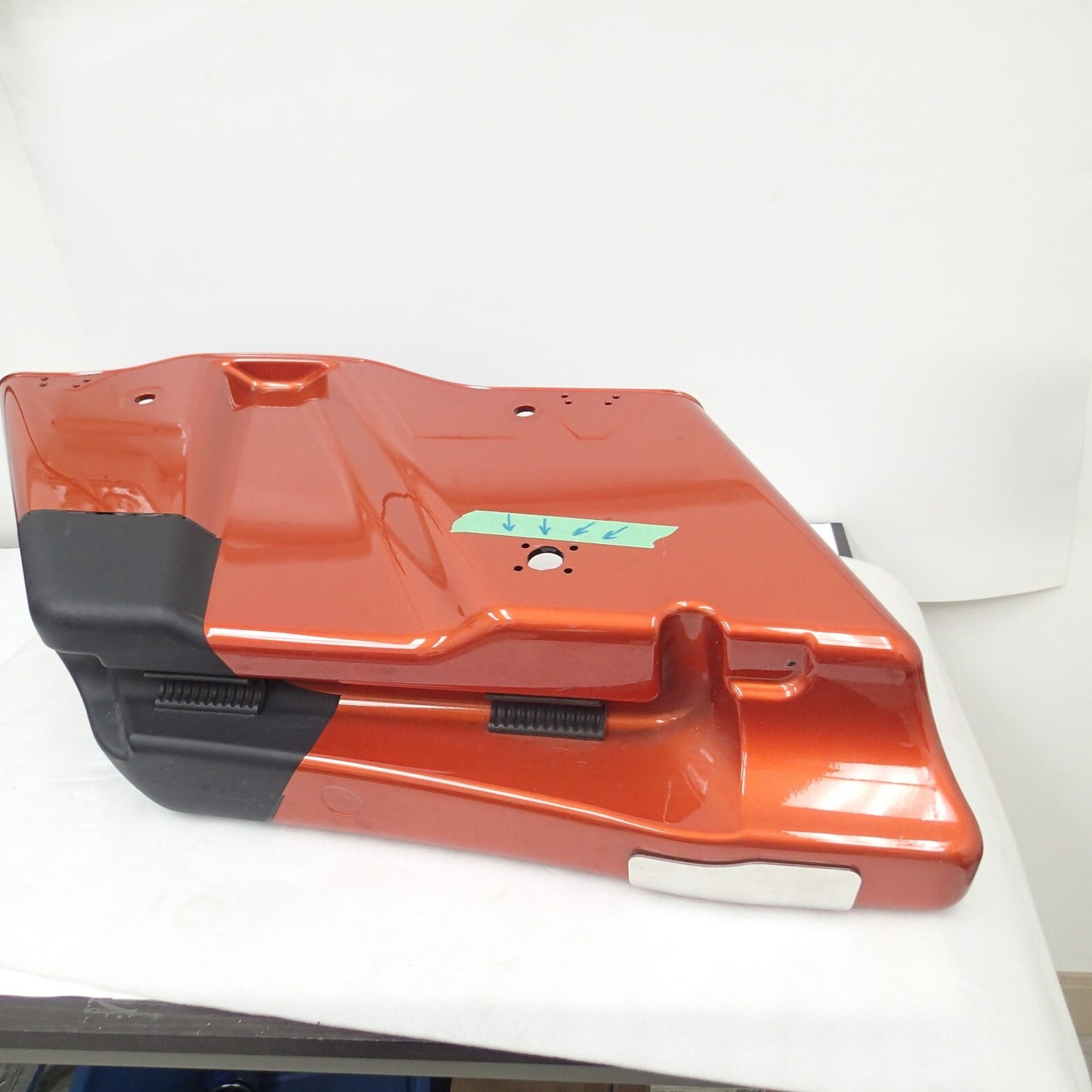 '14 UP HARLEY DAVIDSON TOURING RIGHT SADDLEBAG BOTTOM Scorched Orange 9020184ELF